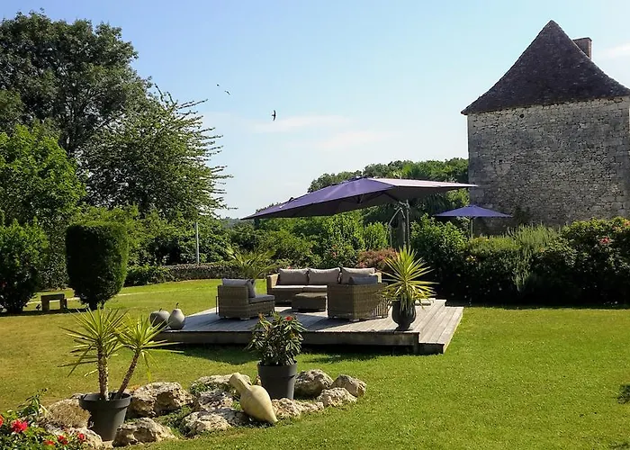 Le Grand Cedre Lolme